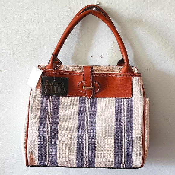 New with tags Signature Studios purse - Picture 3 of 8